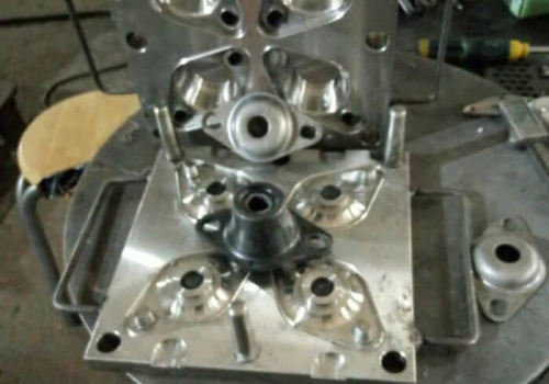 动车减震块模具