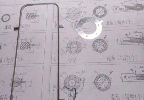 汽车发动机骨架